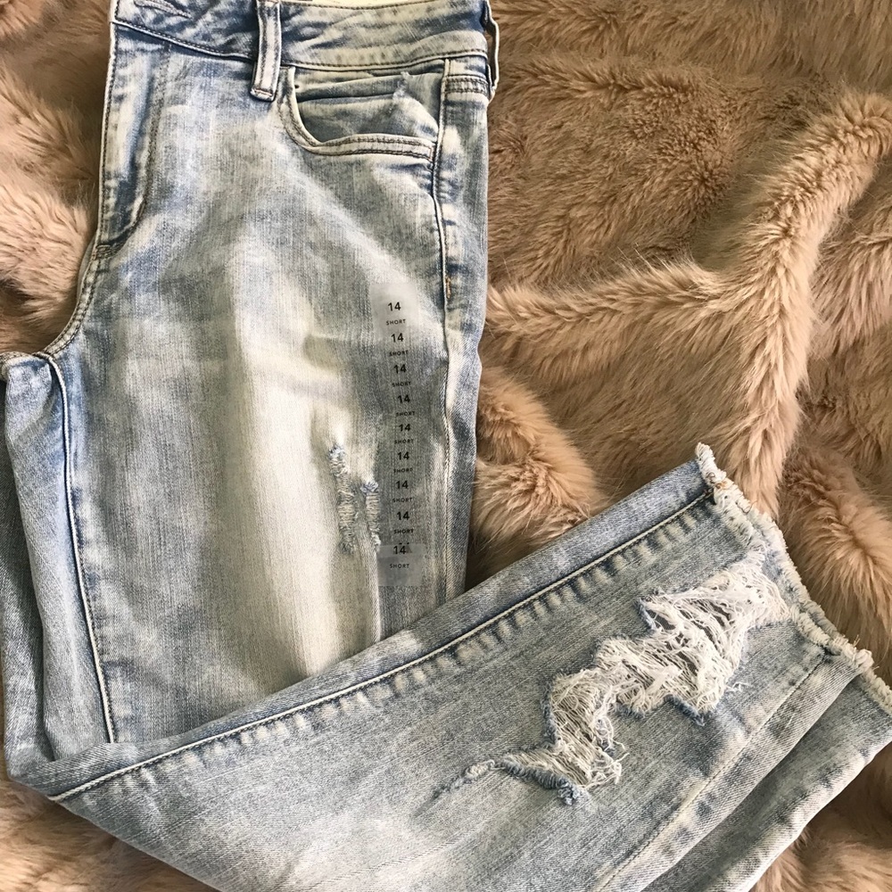 American Eagle Distressed Jeans